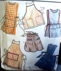 7052 SIMPLICITY  UNISEX STRAP OR NOT, FULL BIB/ HALF APRONS PATTERN SM-LG